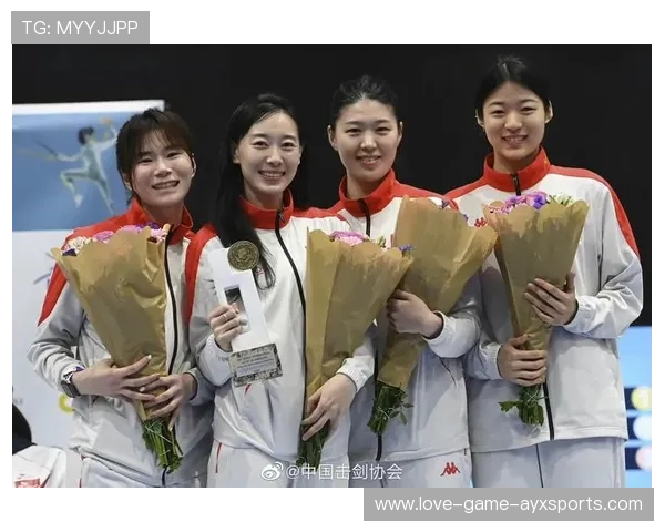 重剑女队战术执行出色，连续两场比赛实现逆转