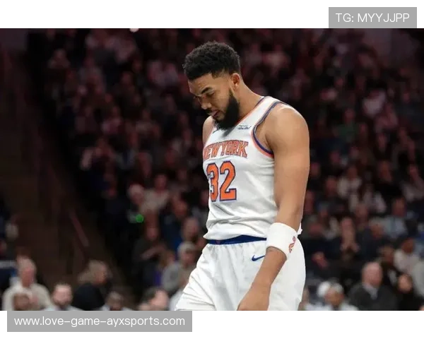 唐斯补篮完成两分，森林狼主场掌声雷动