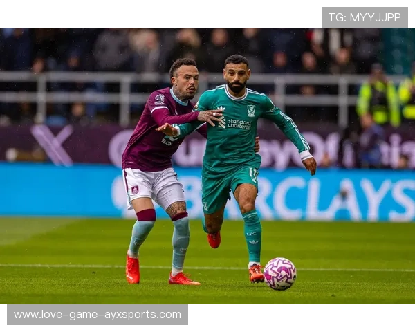 萨拉赫内切后左脚搓射远角，利物浦2比0力克伯恩利